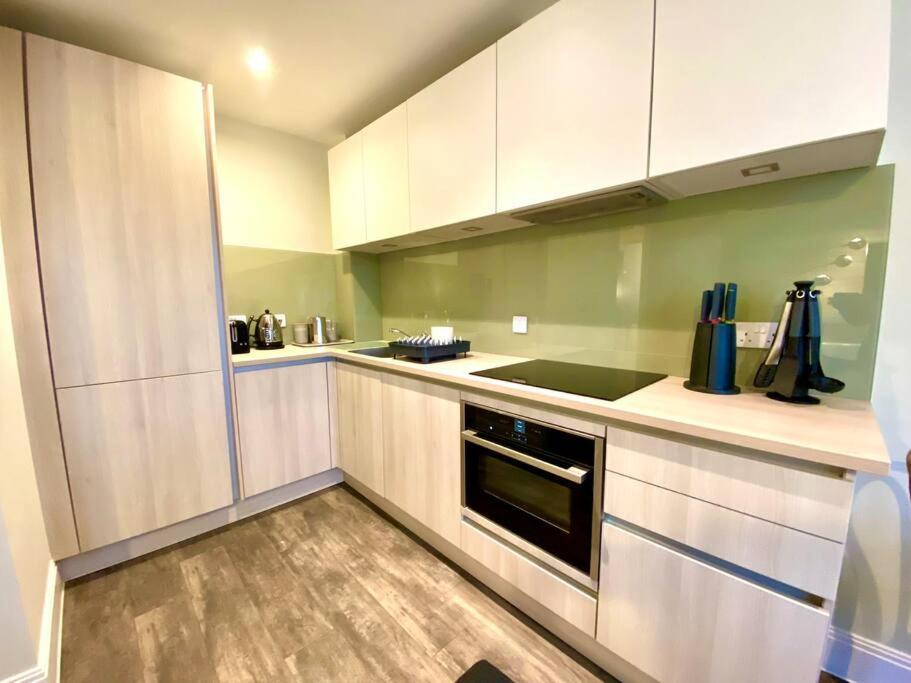 Stylish - 1 Minute Walk To Quay - Great Location - Free Parking - Fast Wifi - Smart Tv - Newly Decorated - Sleeps Up To 2! Close To & Bournemouth & Sandbanks Apartamento *